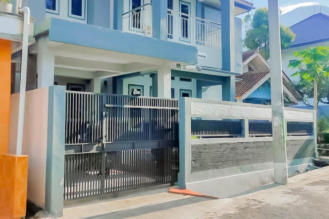 Triyoga Homestay Syariah Redpartner Sangkanurip Exterior photo